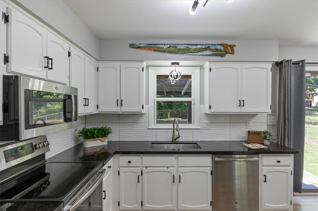 3916 S Crackerneck Road Property Photo 11