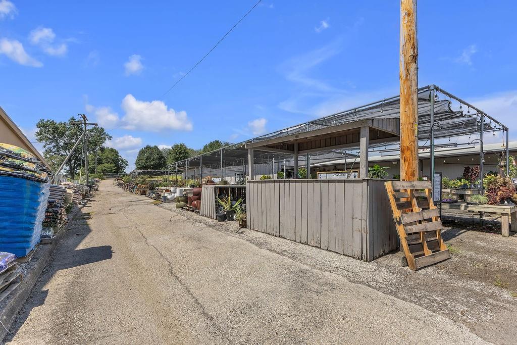 2424 N Belt Highway Property Photo 25