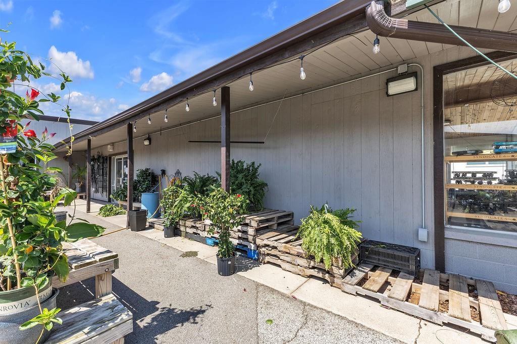 2424 N Belt Highway Property Photo 27