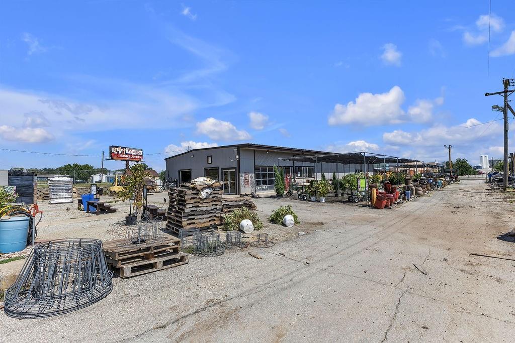 2424 N Belt Highway Property Photo 29