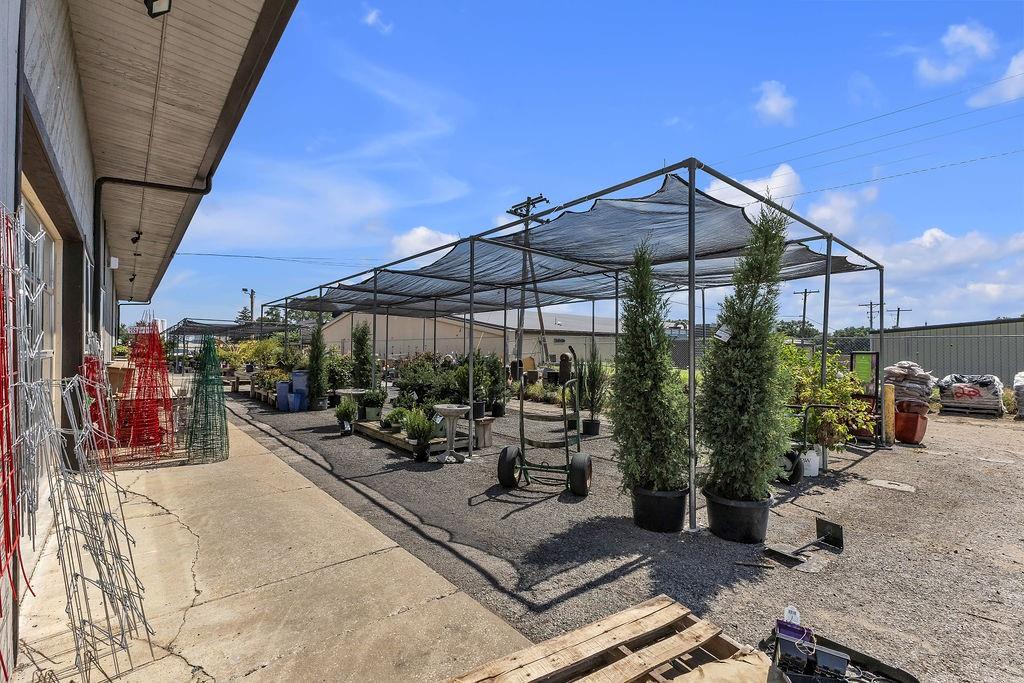 2424 N Belt Highway Property Photo 31