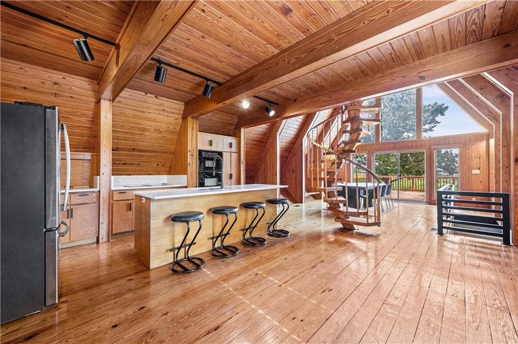 600 Lakeshore Drive Property Photo 10