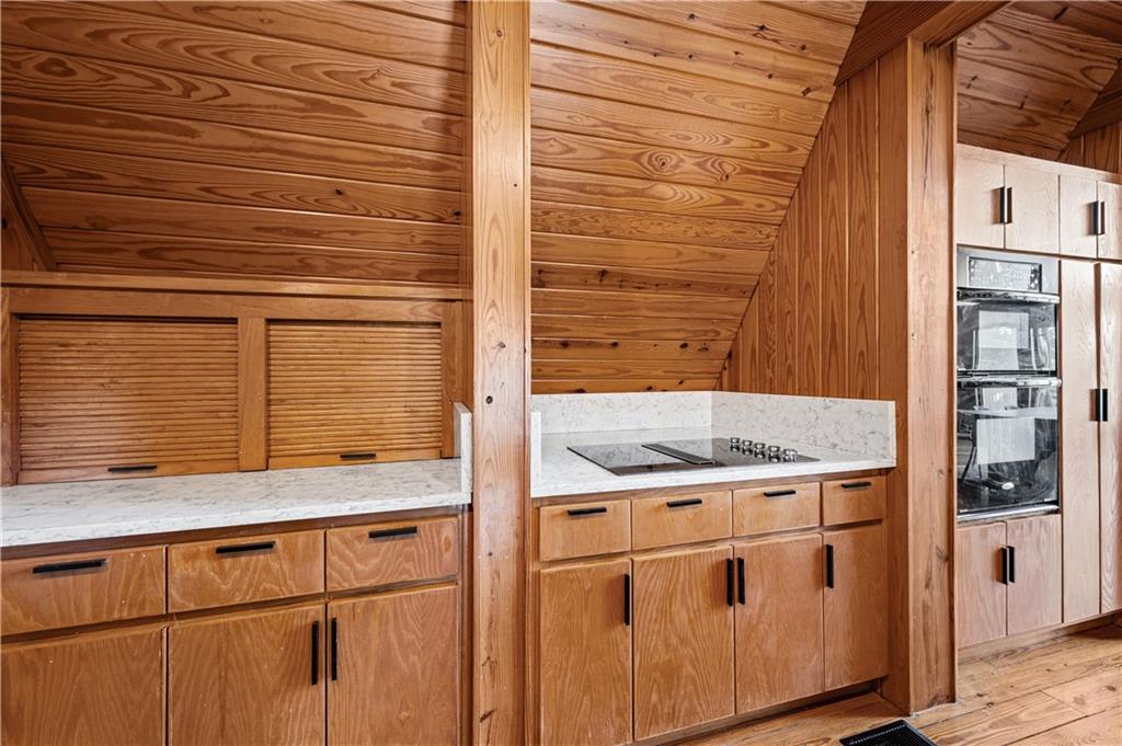 600 Lakeshore Drive Property Photo 11