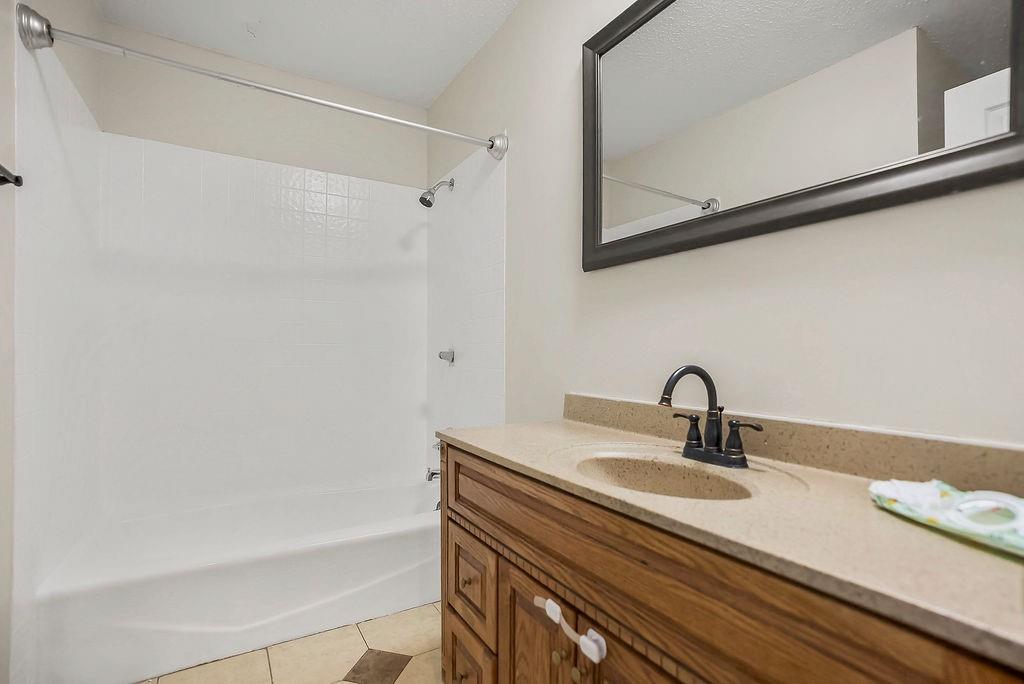328 N Cherry Street Property Photo 18