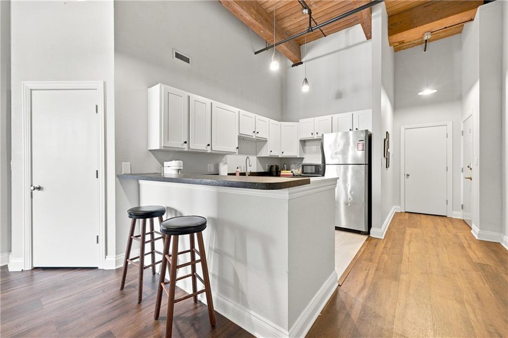 308 W 8th Street Property Photo 6
