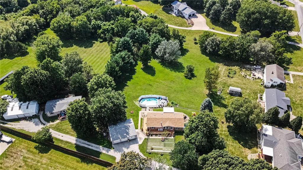 414 Ne County Line Road Property Photo 25