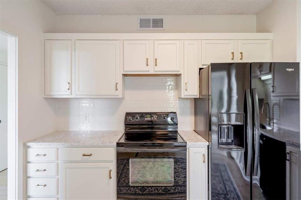 333 W Meyer Boulevard Property Photo 10