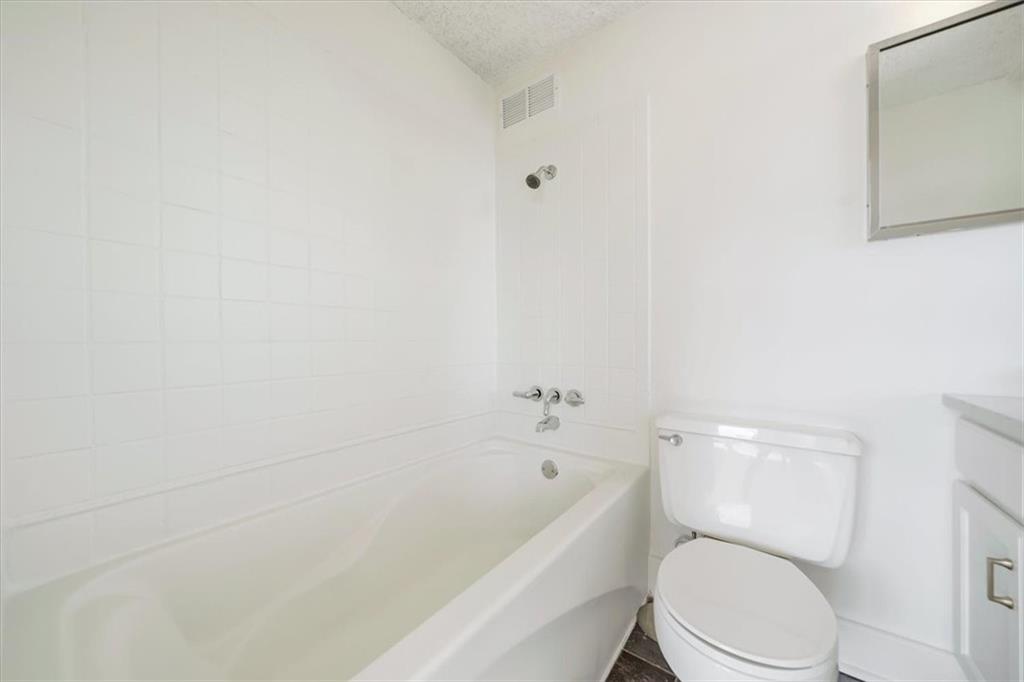 333 W Meyer Boulevard Property Photo 17