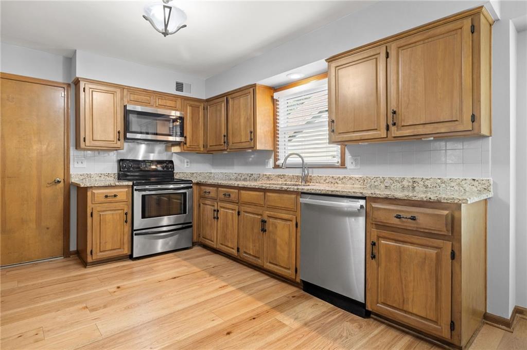 10955 Nieman Road Property Photo 14