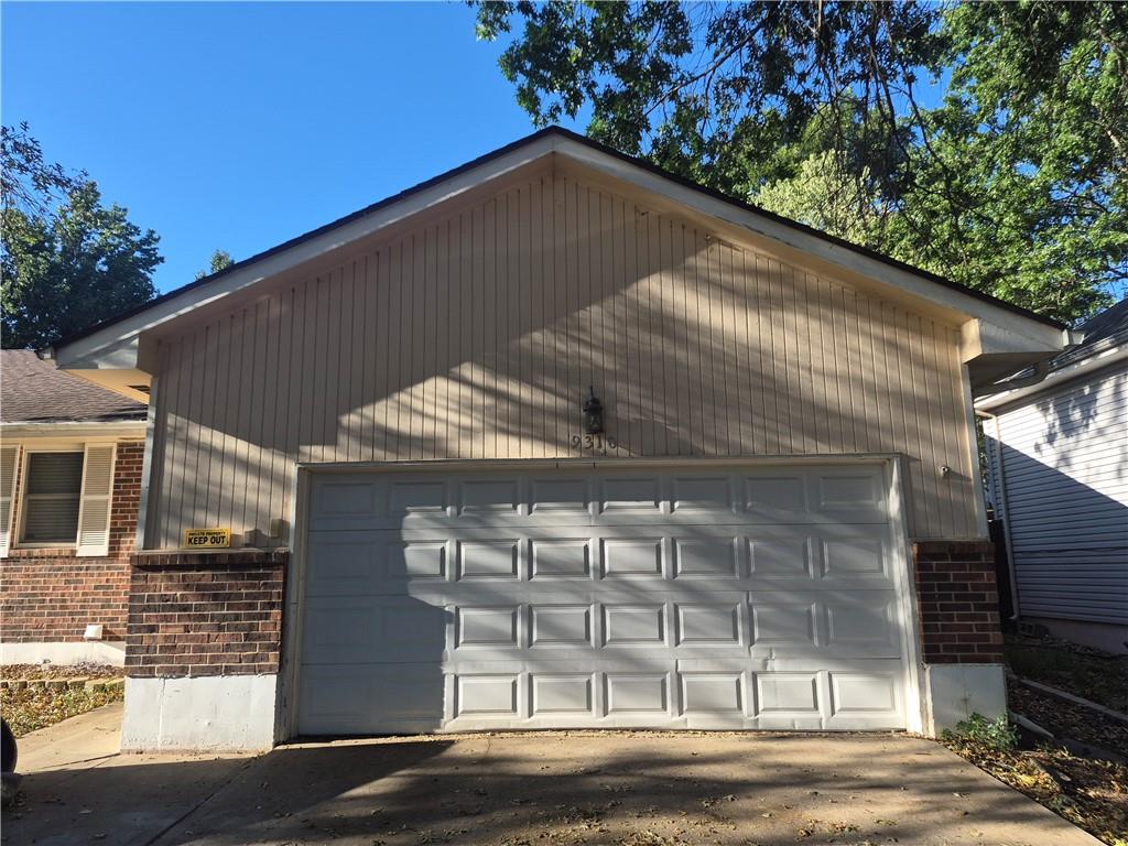 9310 E 83rd Street Property Photo 2