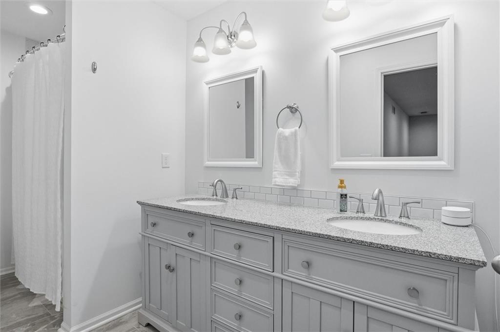 10827 W 62nd Street Property Photo 17