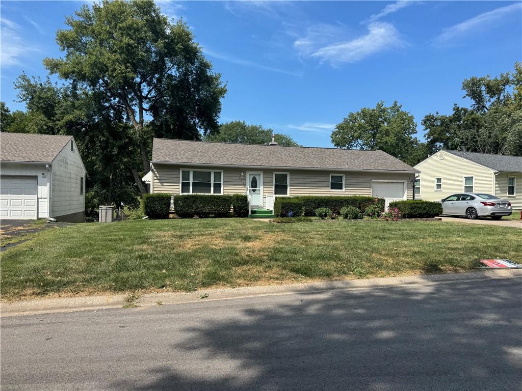 3736 N Lister Avenue Property Photo 3