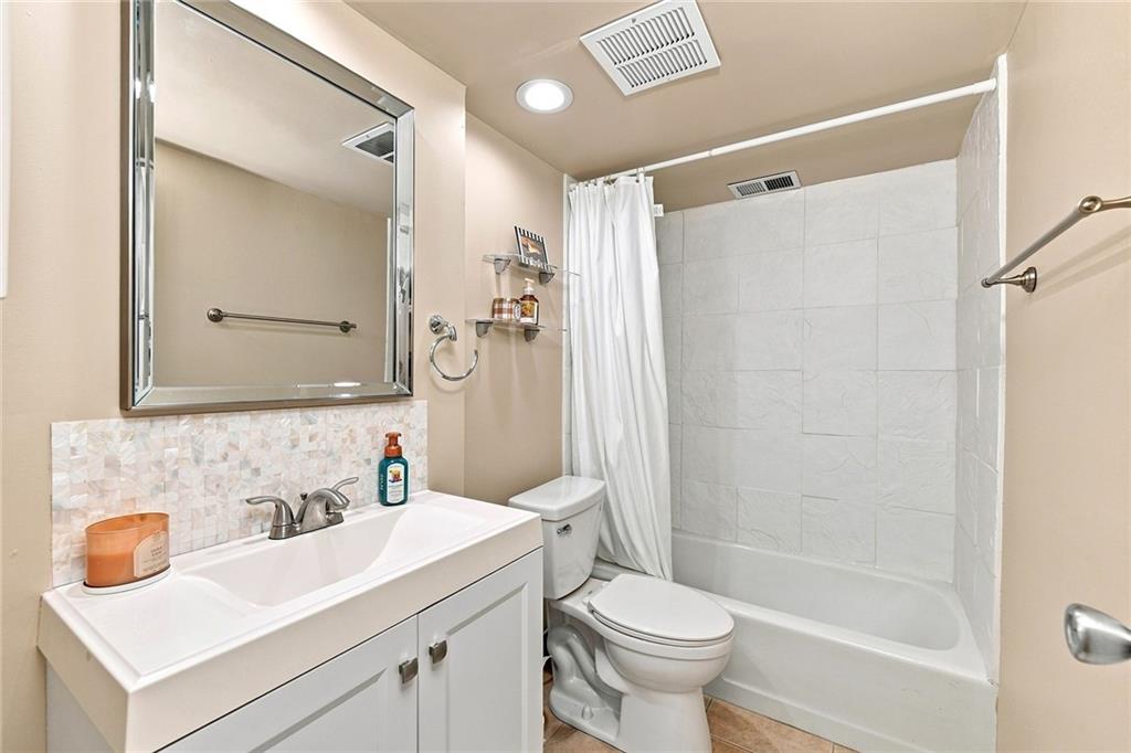 9622 Perry Lane Property Photo 14