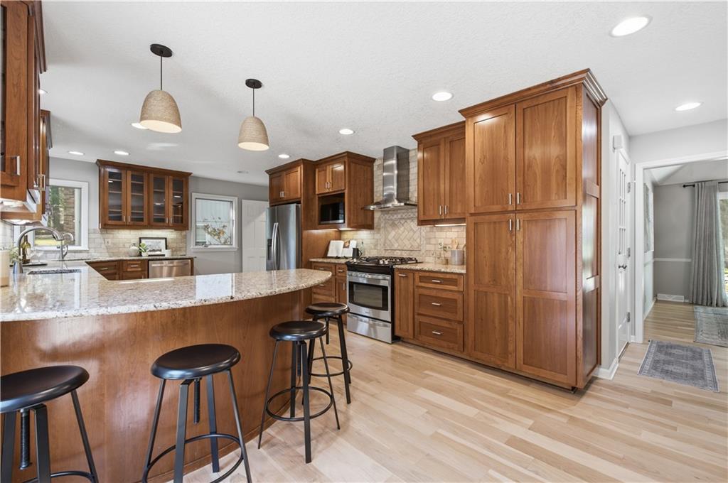 13203 W 76th Street Property Photo 9