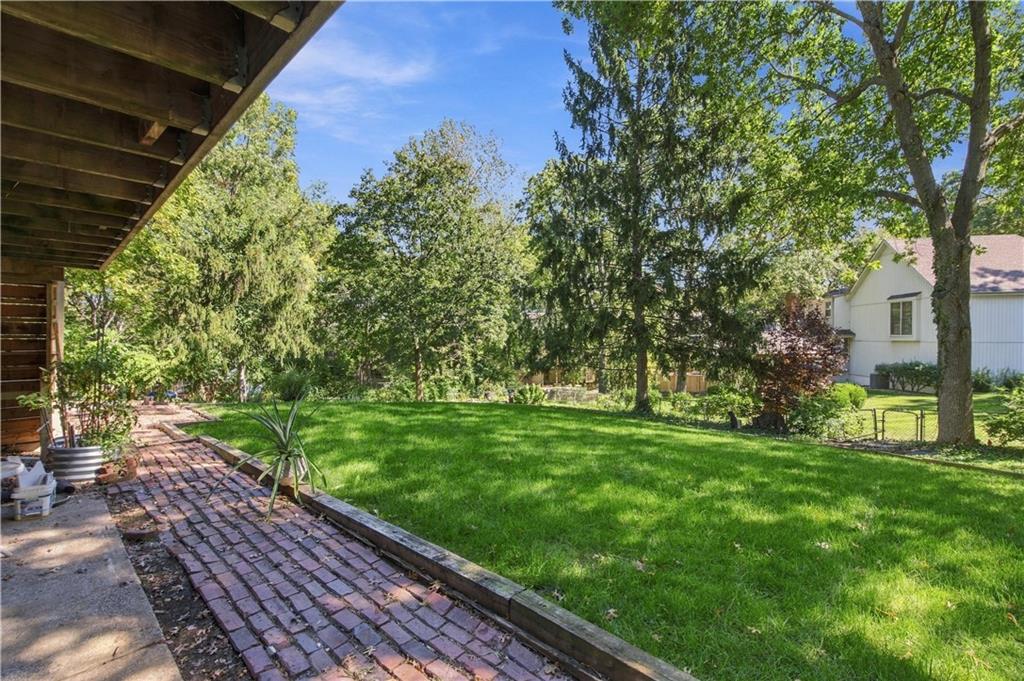 13203 W 76th Street Property Photo 51