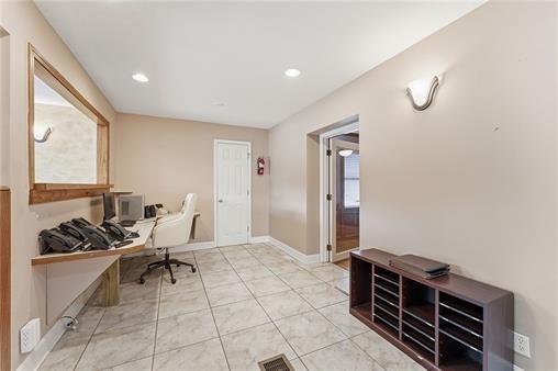 6107 Blue Ridge Boulevard Property Photo 11