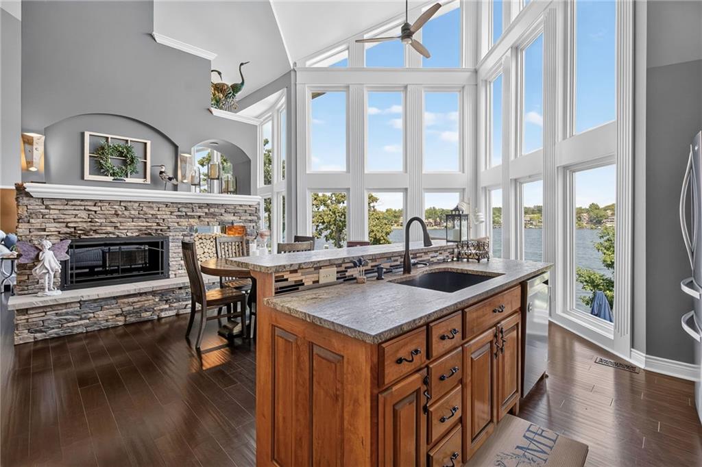 326 S Shore Drive Property Photo 17