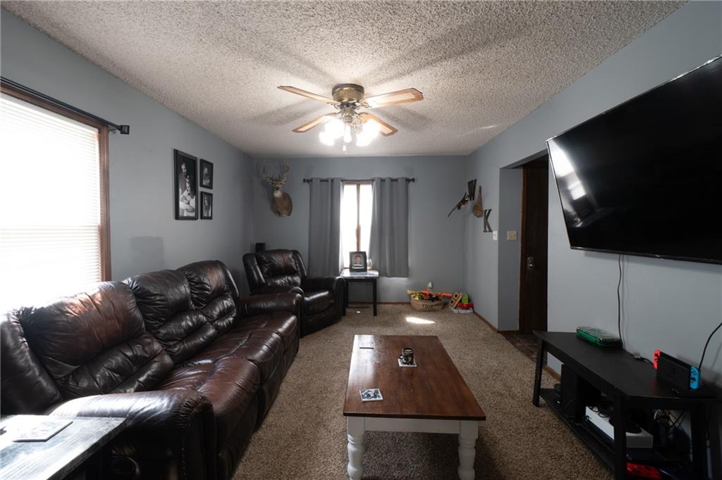 812 W Locust Street Property Photo 3