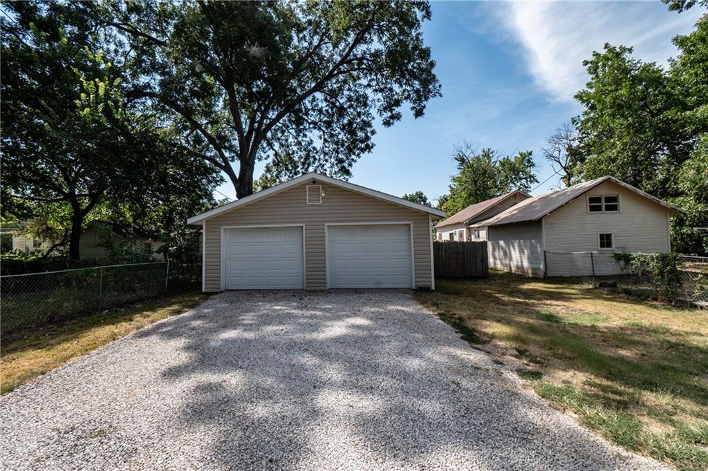 812 W Locust Street Property Photo 19