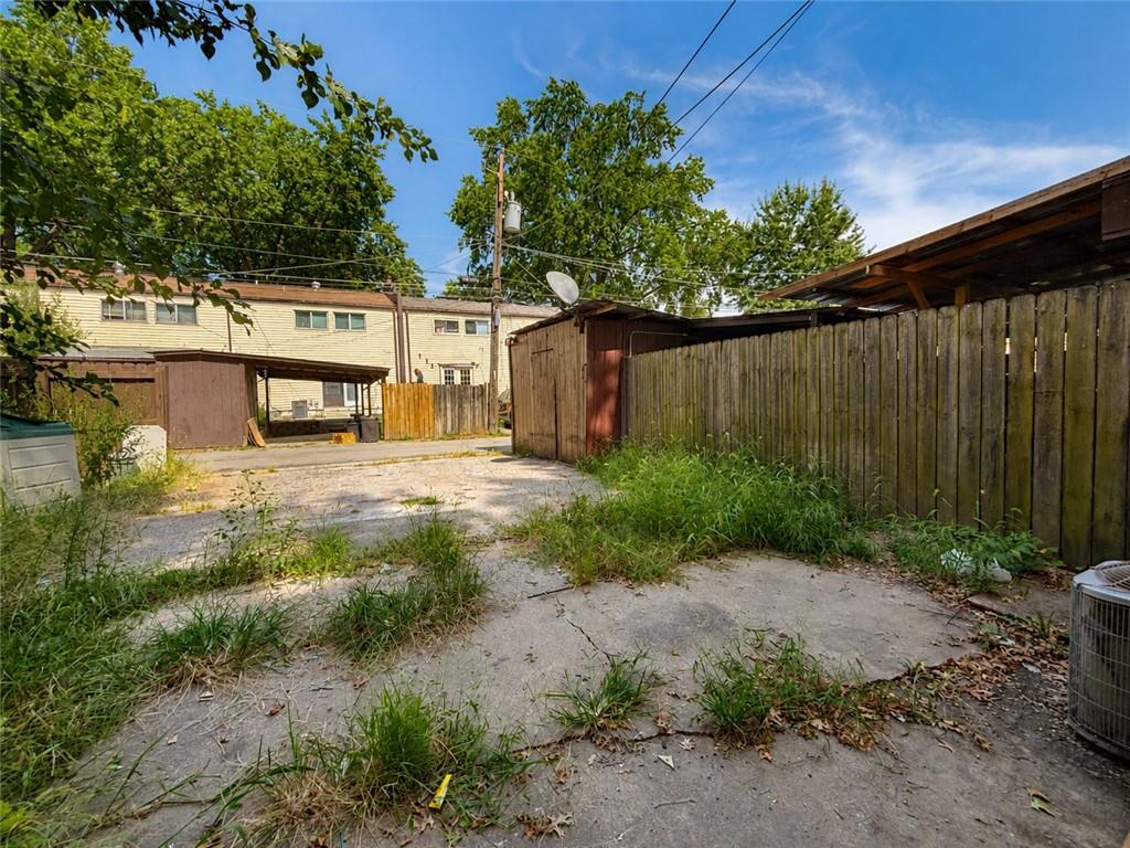 915 N 70th Terrace Property Photo 7