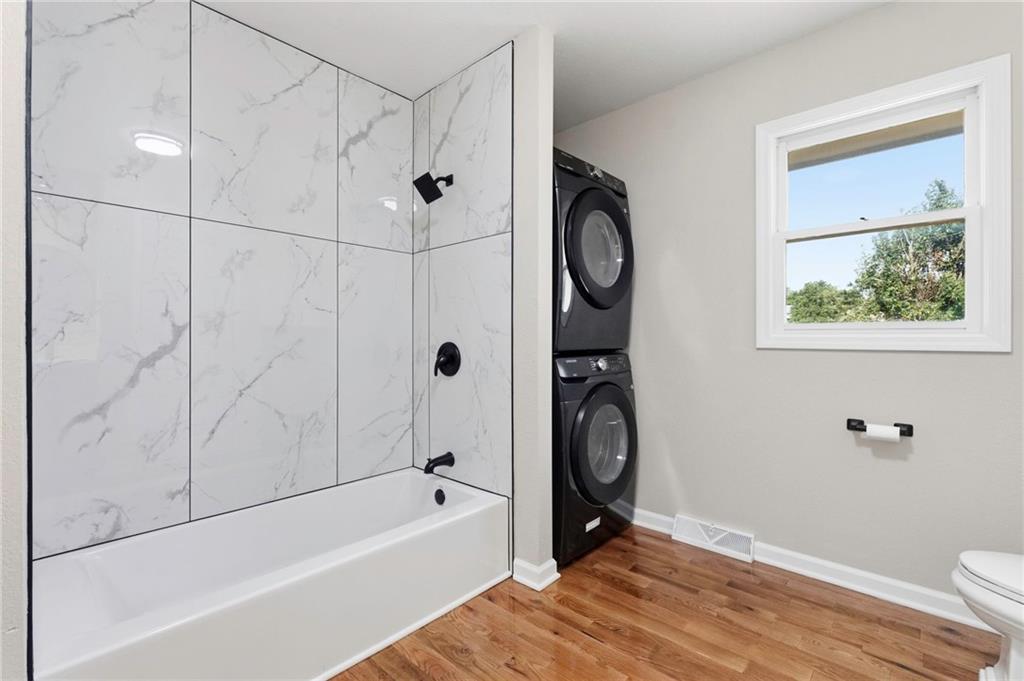 1010 Wesley Avenue Property Photo 24