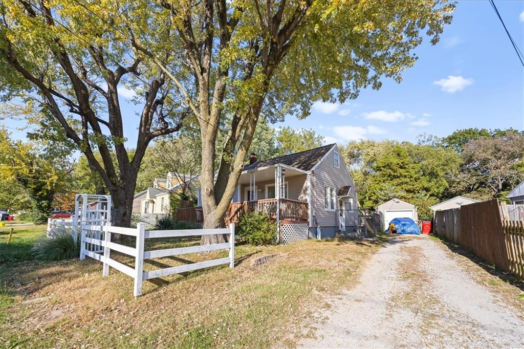 613 N Highland Drive Property Photo 4