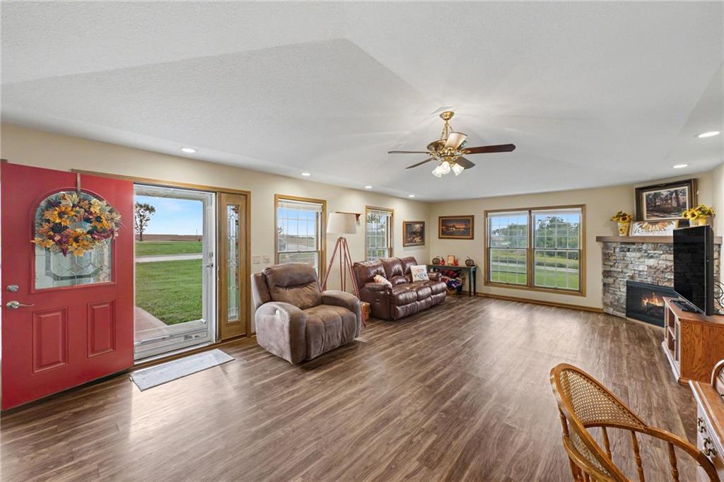 10950 Se E Highway Property Photo 3