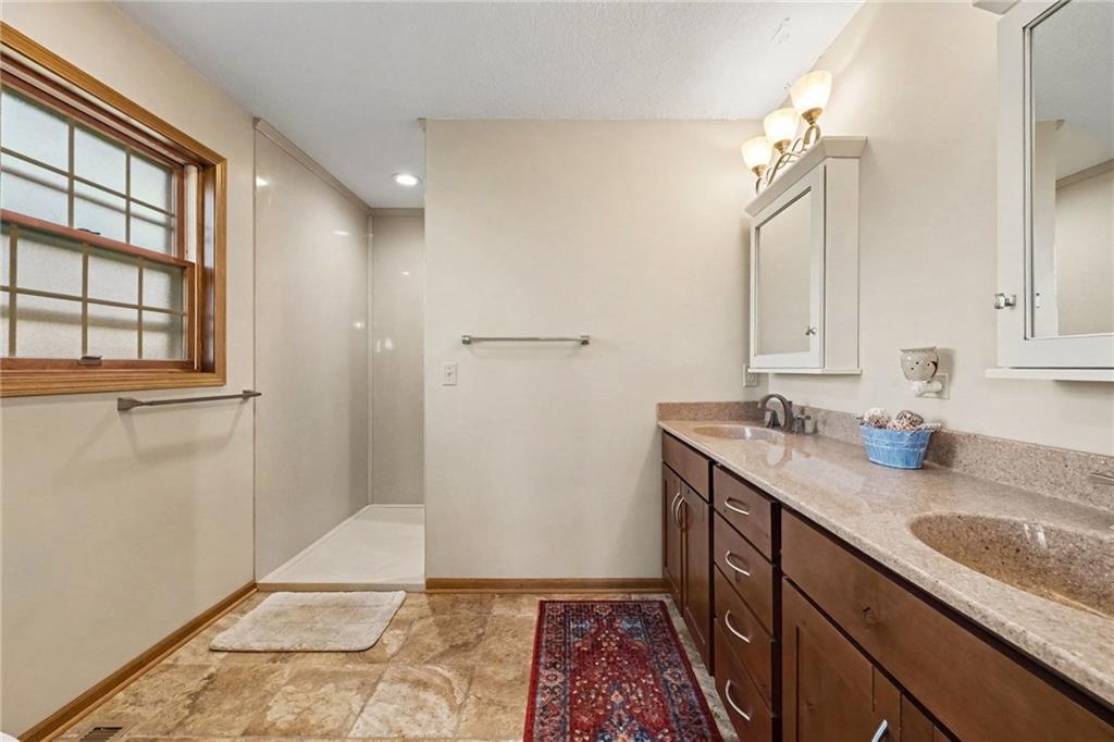 10950 Se E Highway Property Photo 9