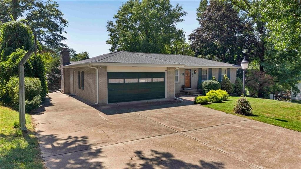 734 N Allen Road Property Photo 3