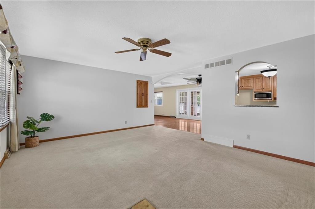 734 N Allen Road Property Photo 7