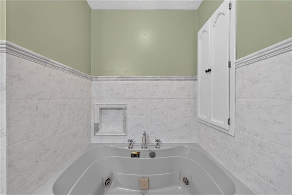 734 N Allen Road Property Photo 22