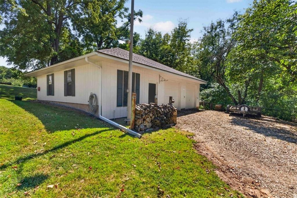 734 N Allen Road Property Photo 38
