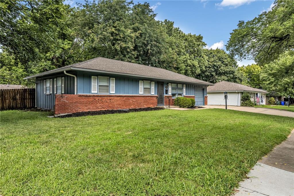 717 S Sunset Drive Property Photo 3