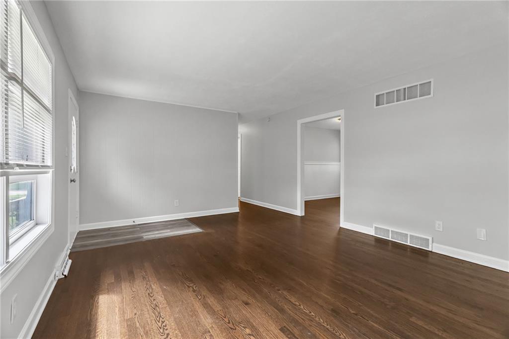 717 S Sunset Drive Property Photo 5