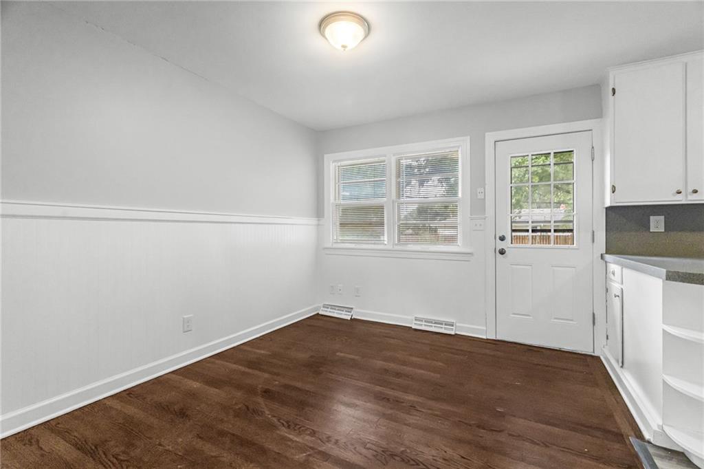 717 S Sunset Drive Property Photo 8