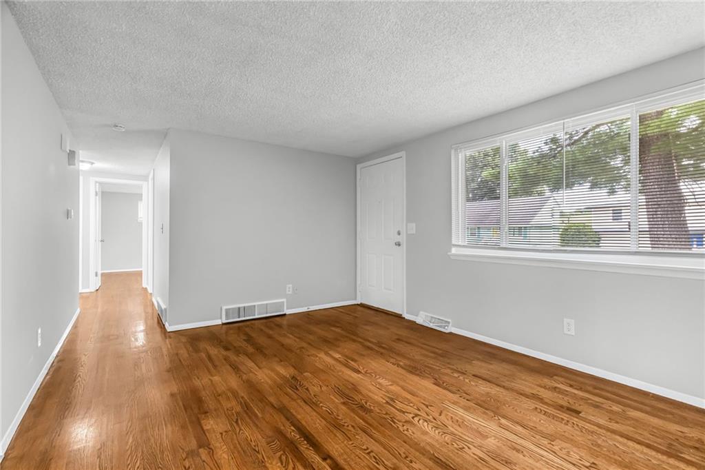4024 N Spruce Avenue Property Photo 4