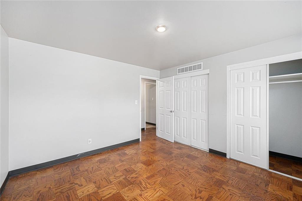 4339 Roanoke Parkway Property Photo 12