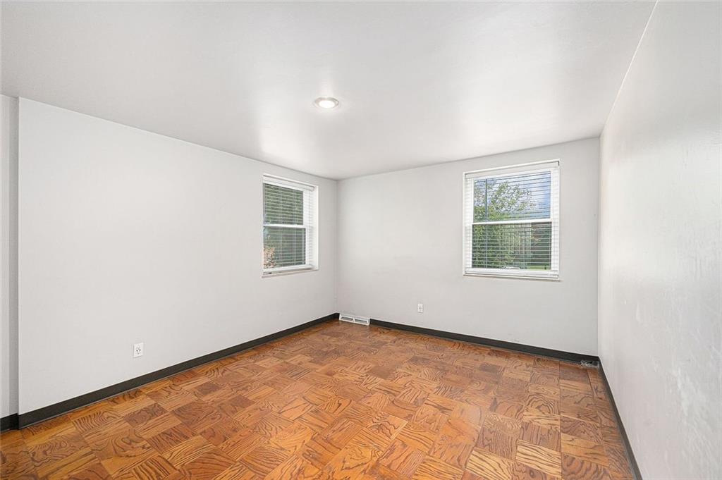 4339 Roanoke Parkway Property Photo 14