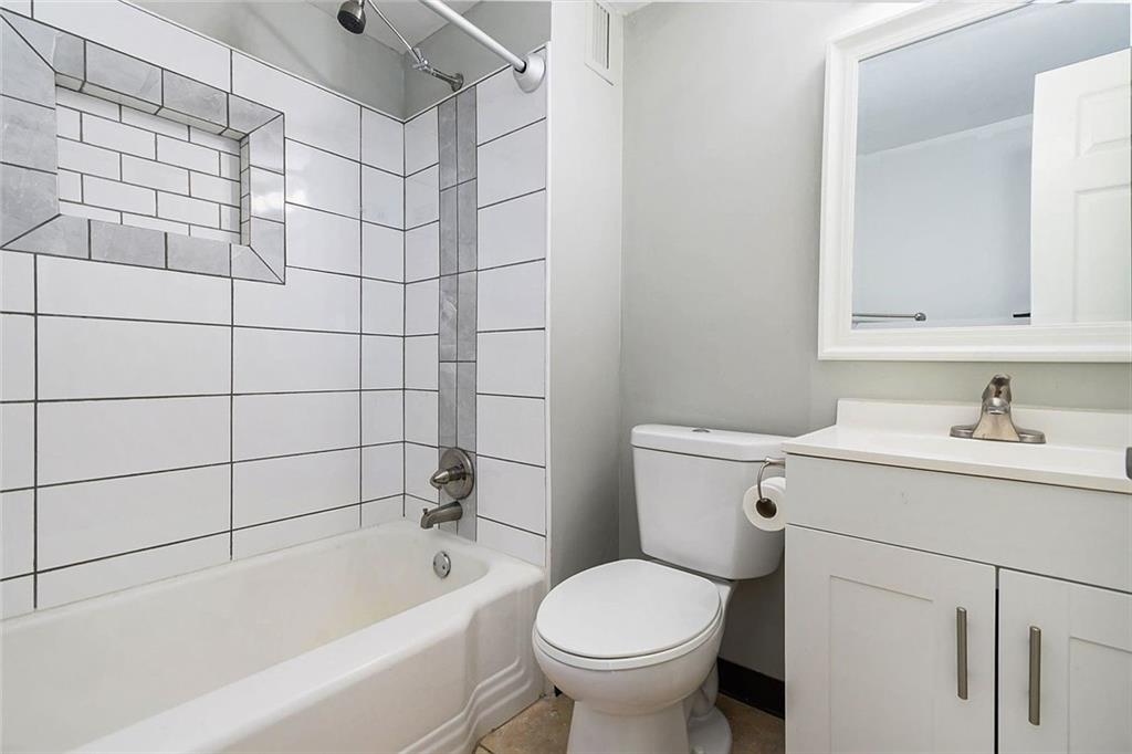 4339 Roanoke Parkway Property Photo 32