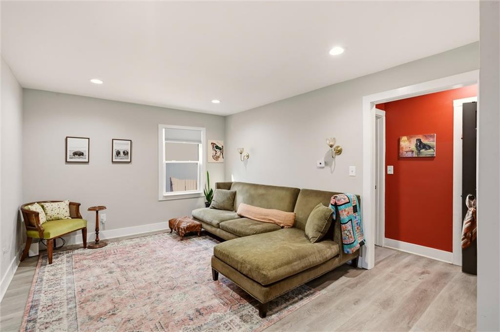 1712 S Brookside Avenue Property Photo 4