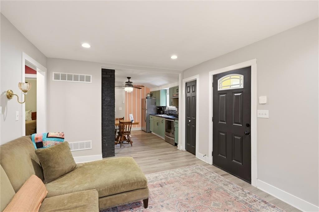 1712 S Brookside Avenue Property Photo 8
