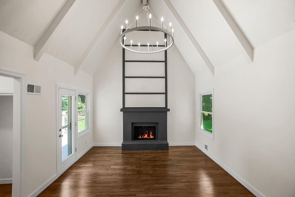 9209 Roe Avenue Property Photo 14