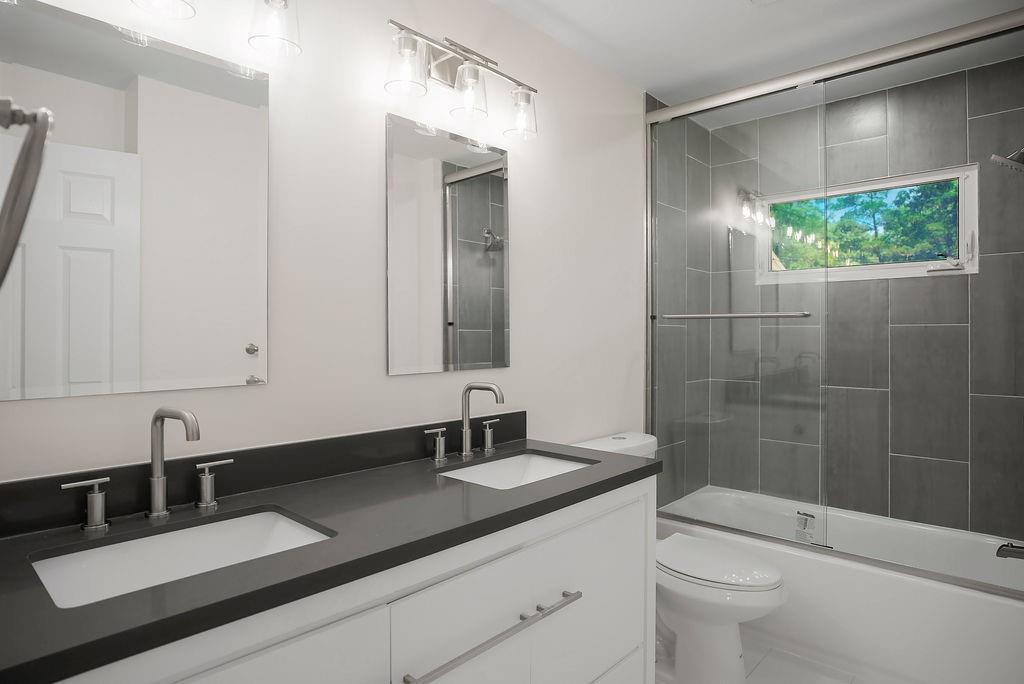 9209 Roe Avenue Property Photo 23