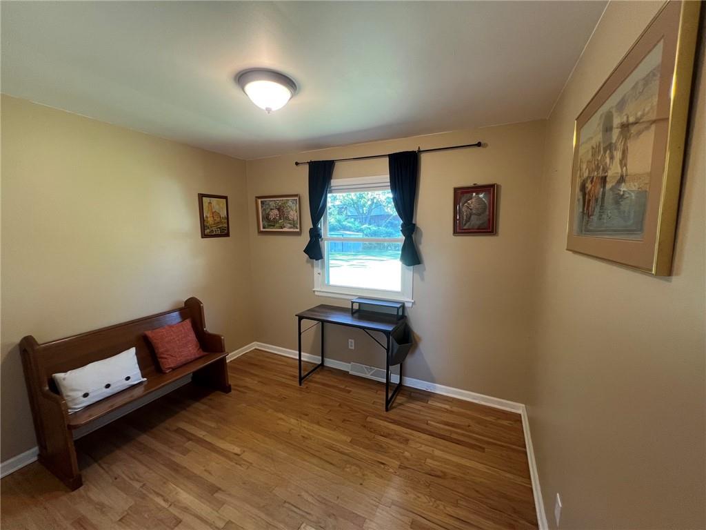 702 Ne Darwin Street Property Photo 16