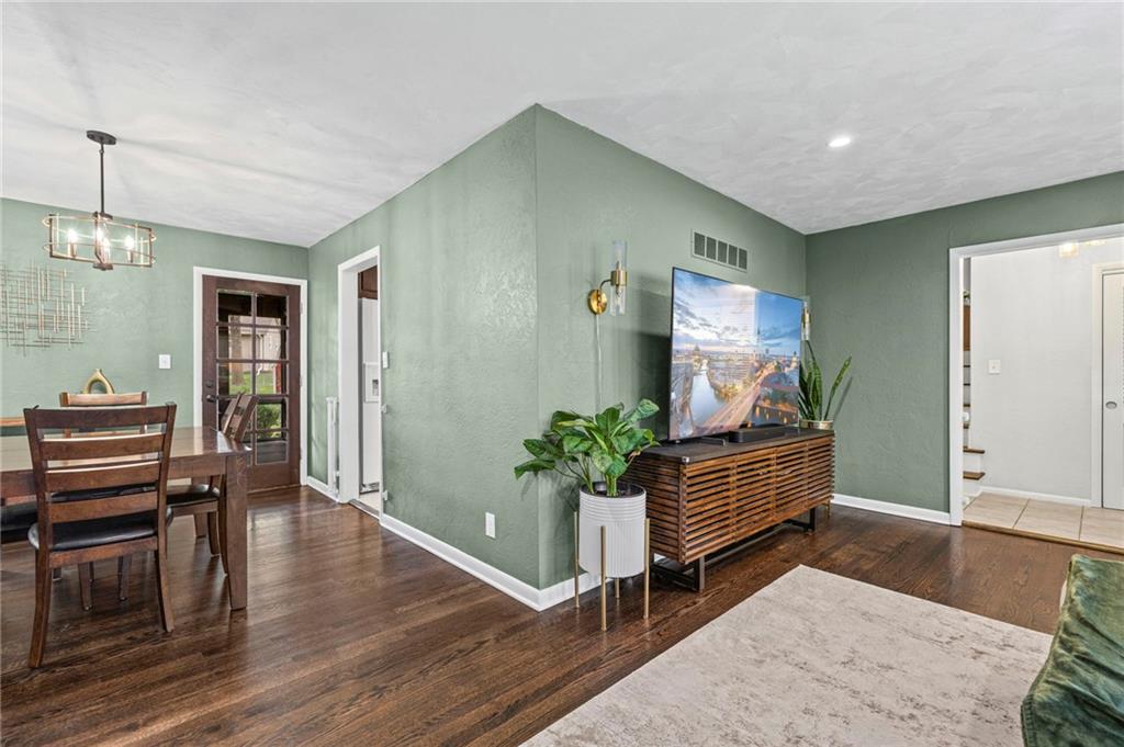 8921 Conser Drive Property Photo 7