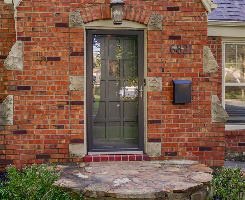 6821 Brookside Road Property Photo 2