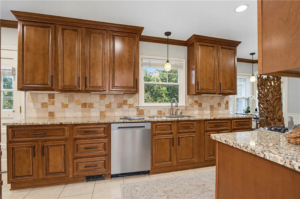 6821 Brookside Road Property Photo 8