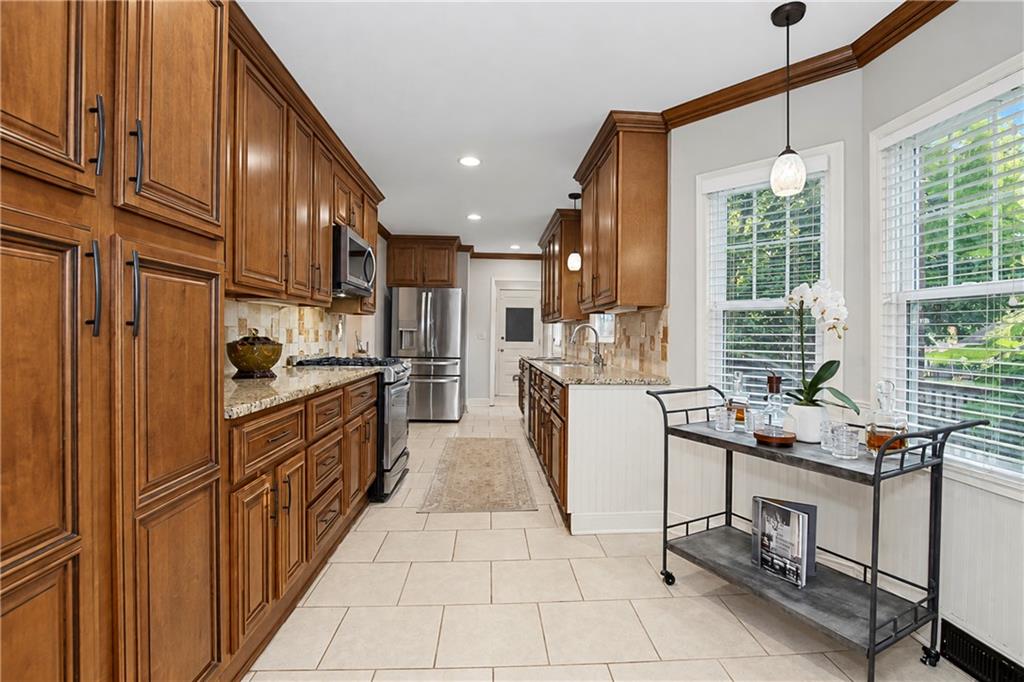 6821 Brookside Road Property Photo 10