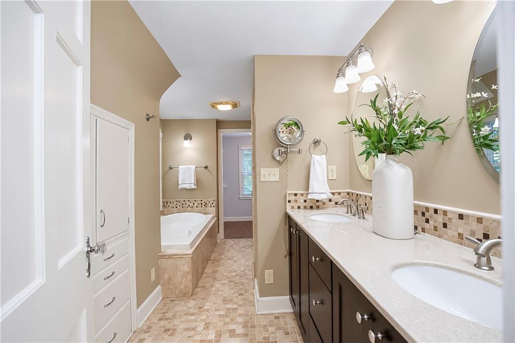 6821 Brookside Road Property Photo 17