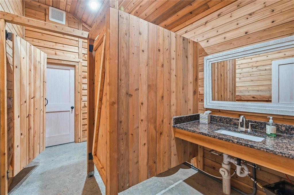 17688 Golden Road Property Photo 60
